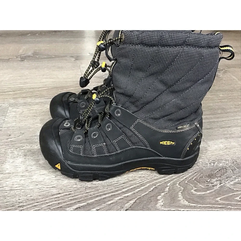 Keen Black Waterproof Boots with Primaloft Youth Boys Size 6 Kids Winter Boots